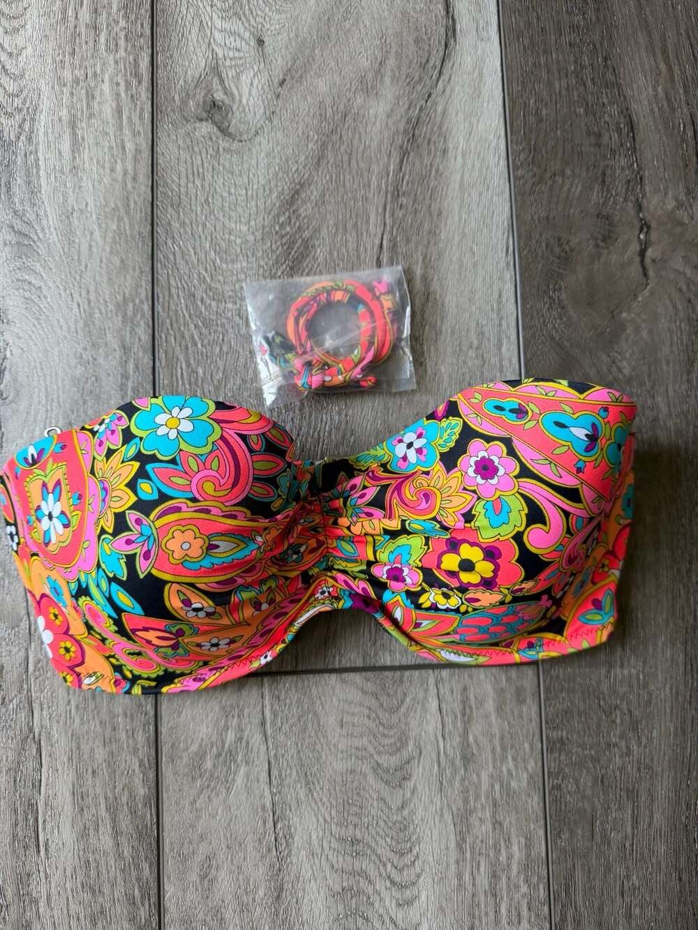 Victoria's Secret Push-Up Bikini Top Size 34D Floral Paisley